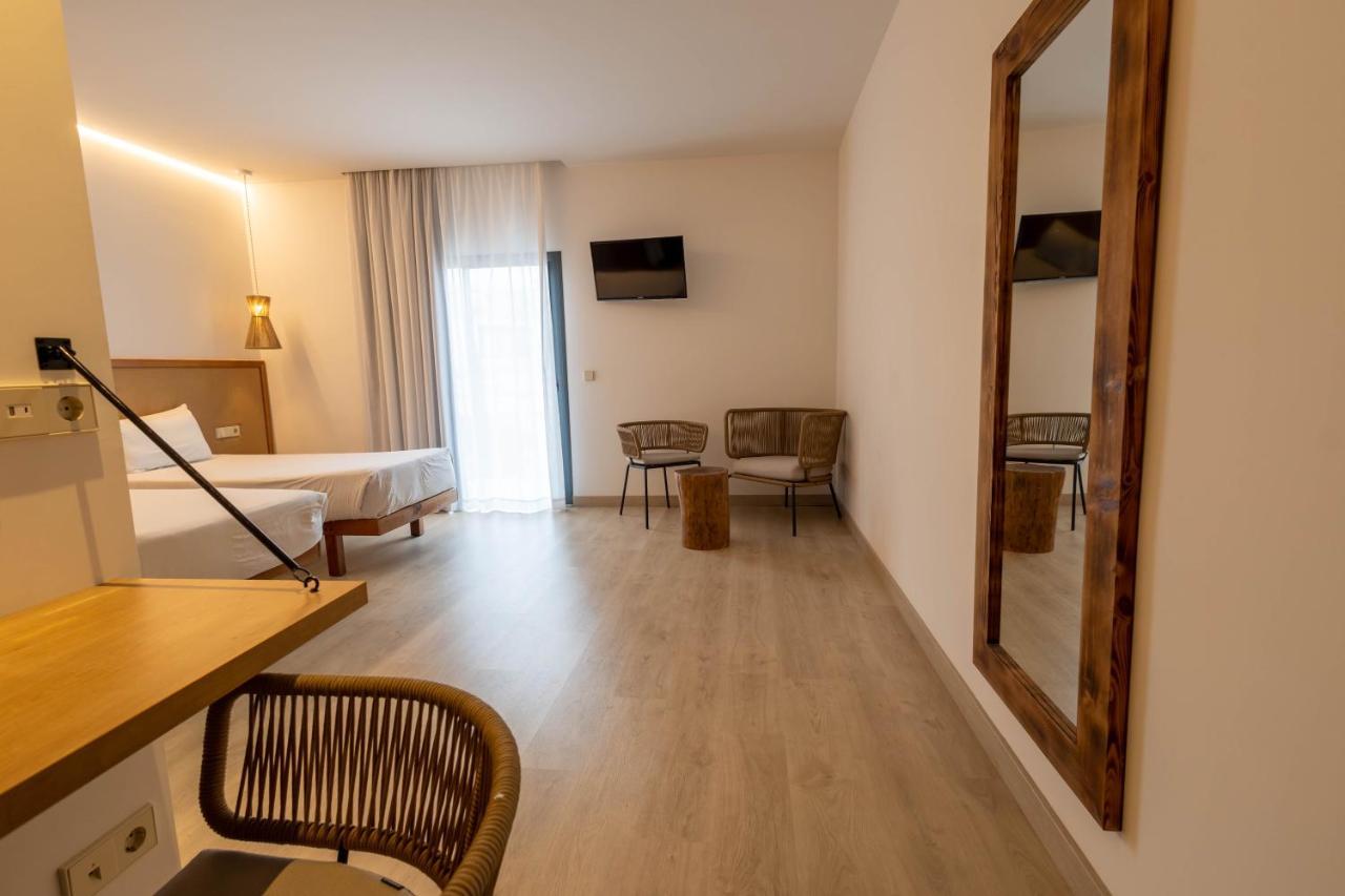 Play Hotel Ibiza - Adults Only Екстер'єр фото